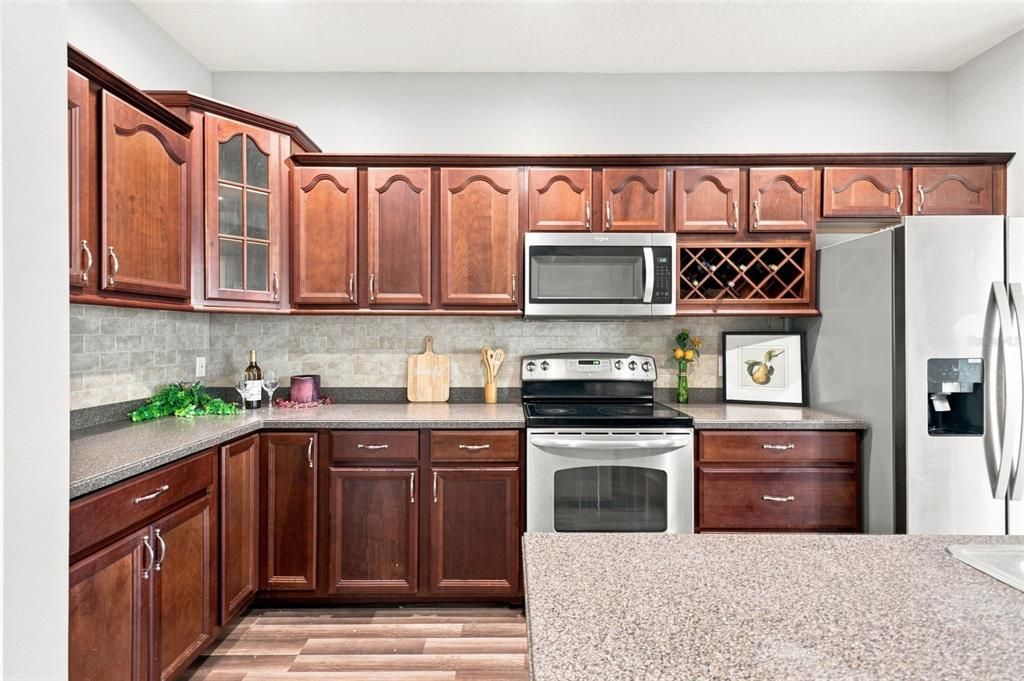 For Sale: $314,900 (4 beds, 2 baths, 2007 Square Feet)