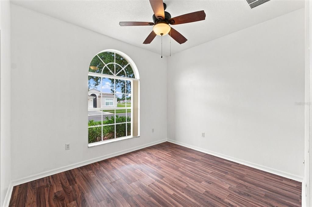 For Sale: $314,900 (4 beds, 2 baths, 2007 Square Feet)