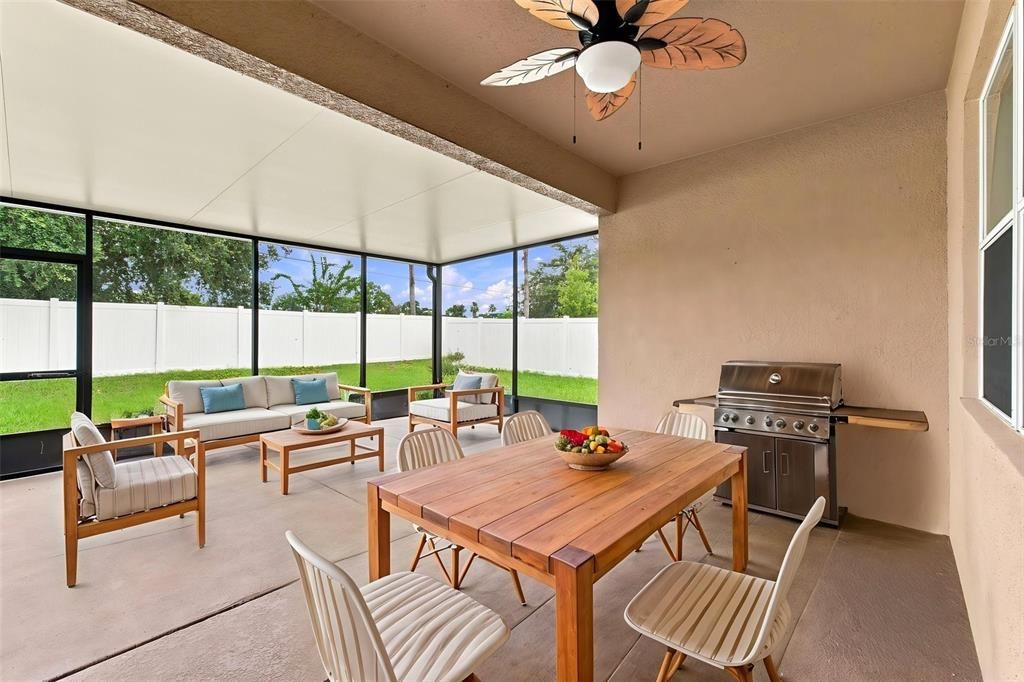 For Sale: $314,900 (4 beds, 2 baths, 2007 Square Feet)