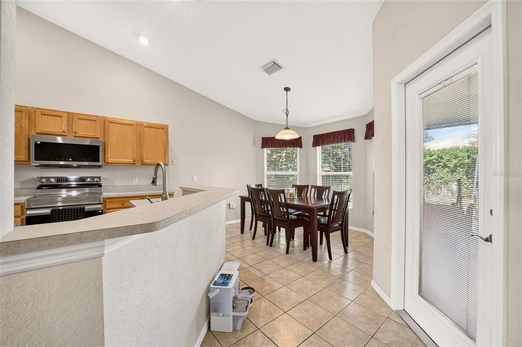 For Sale: $335,000 (3 beds, 2 baths, 2211 Square Feet)