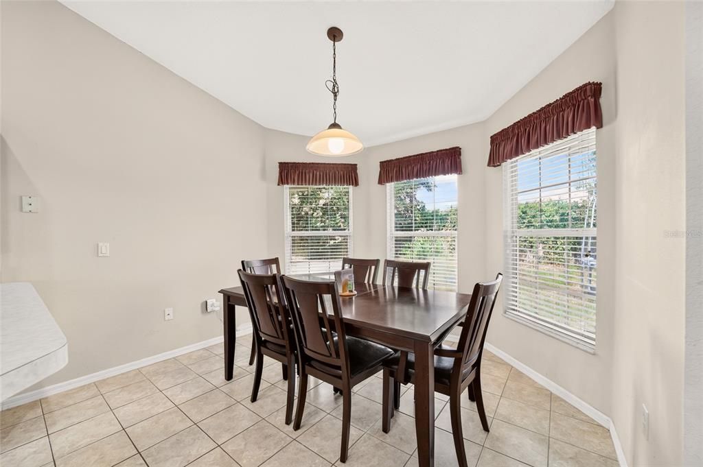For Sale: $335,000 (3 beds, 2 baths, 2211 Square Feet)