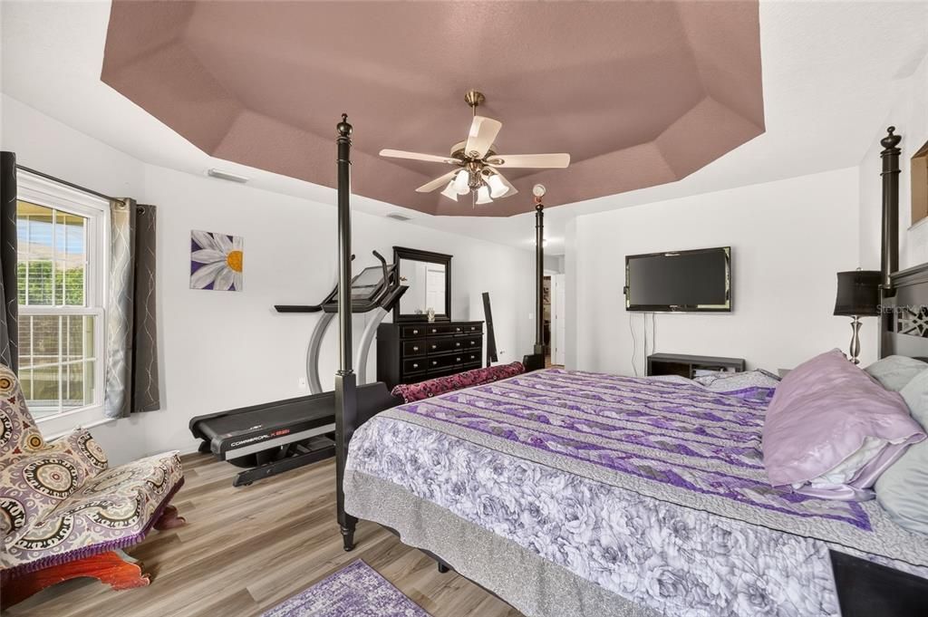 For Sale: $335,000 (3 beds, 2 baths, 2211 Square Feet)
