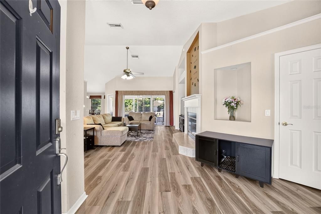 For Sale: $335,000 (3 beds, 2 baths, 2211 Square Feet)