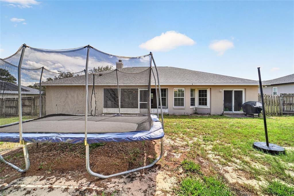 For Sale: $335,000 (3 beds, 2 baths, 2211 Square Feet)