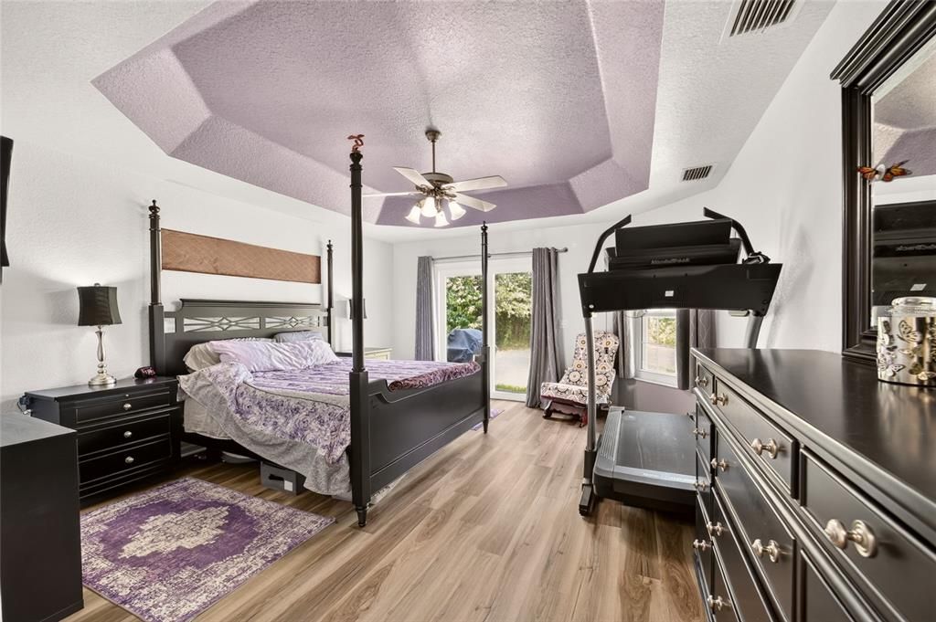 For Sale: $335,000 (3 beds, 2 baths, 2211 Square Feet)