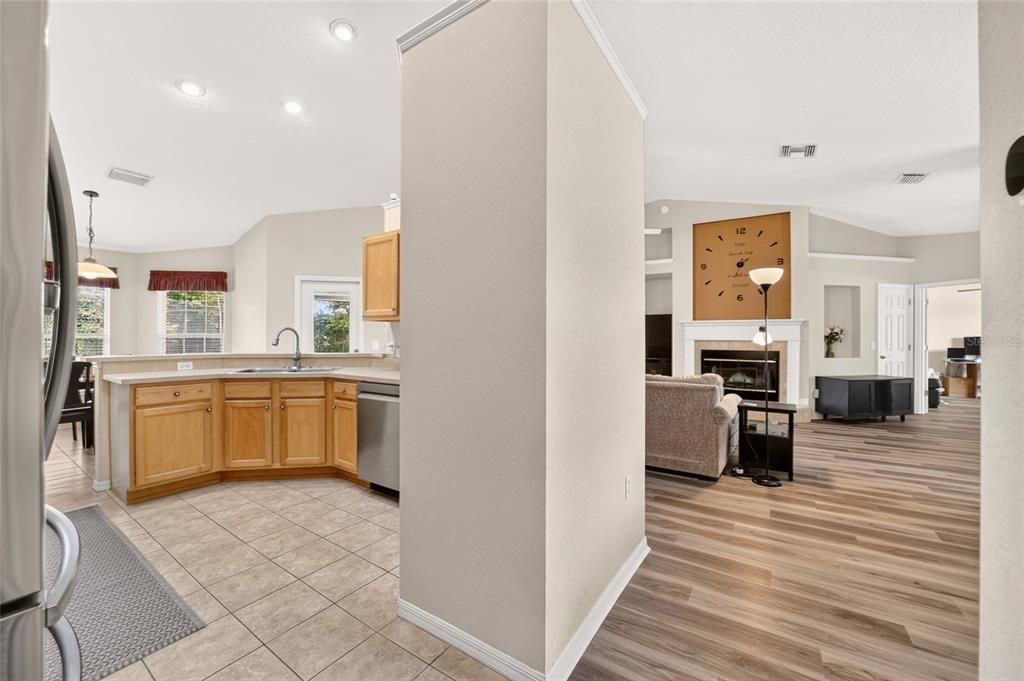 For Sale: $335,000 (3 beds, 2 baths, 2211 Square Feet)