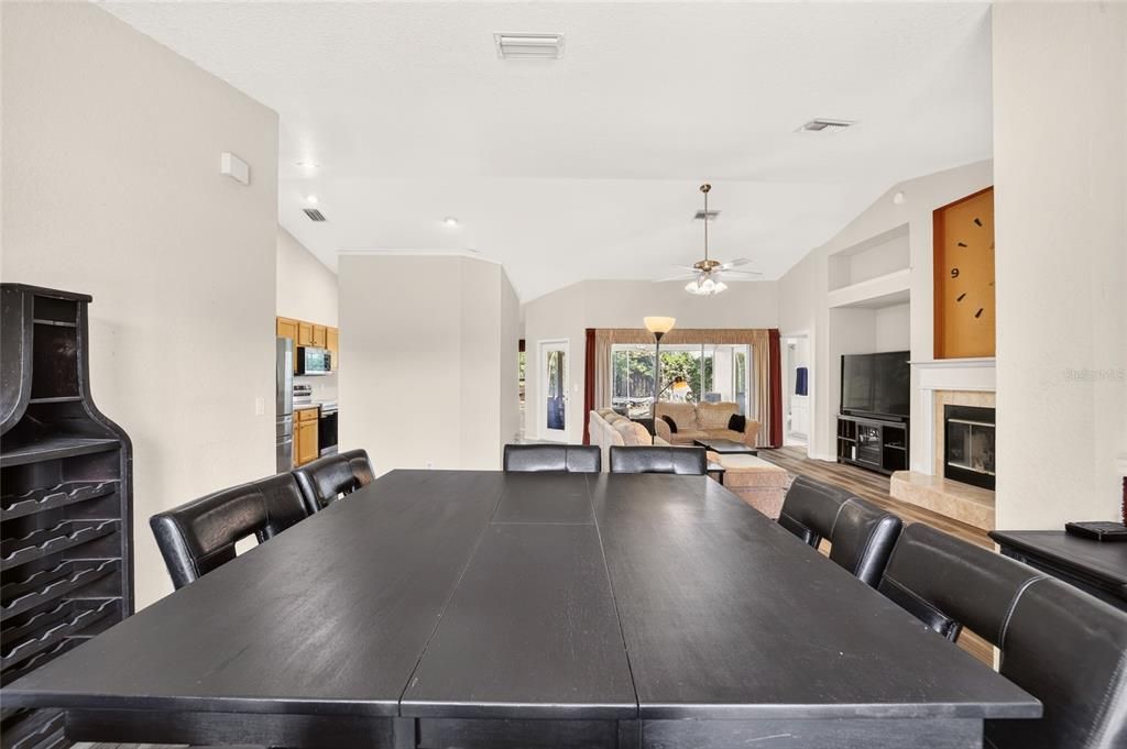 For Sale: $335,000 (3 beds, 2 baths, 2211 Square Feet)