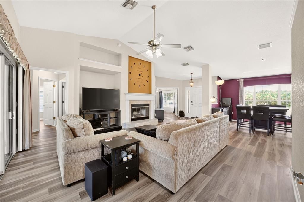 For Sale: $335,000 (3 beds, 2 baths, 2211 Square Feet)