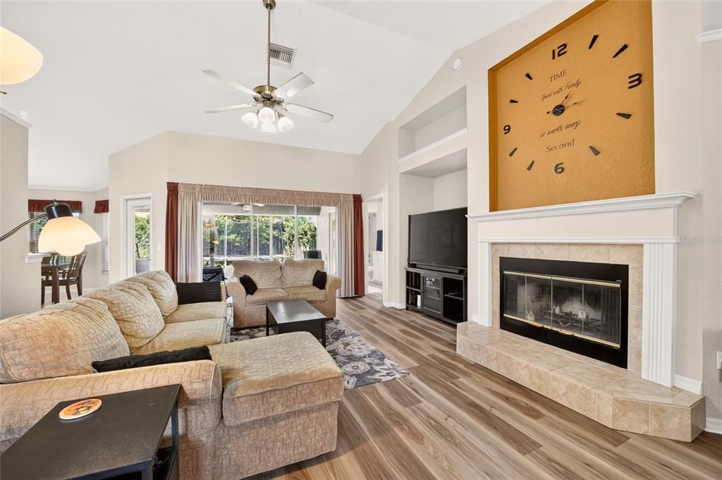 For Sale: $335,000 (3 beds, 2 baths, 2211 Square Feet)