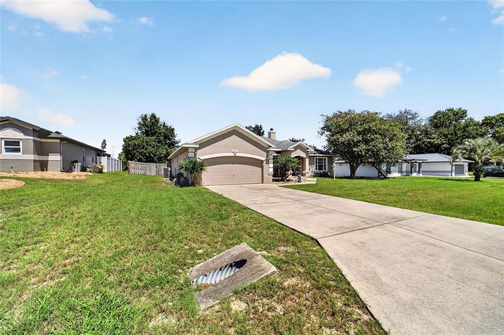 For Sale: $335,000 (3 beds, 2 baths, 2211 Square Feet)