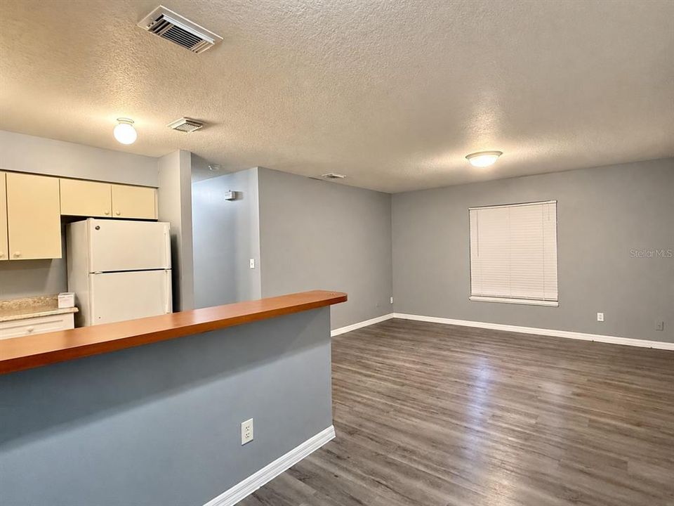 В аренду: $2,195 (4 спален, 2 ванн, 1344 Квадратных фут)
