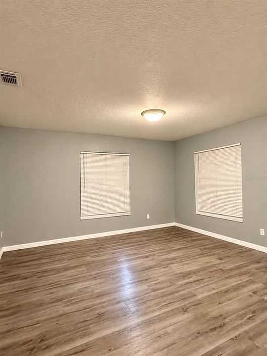 В аренду: $2,195 (4 спален, 2 ванн, 1344 Квадратных фут)