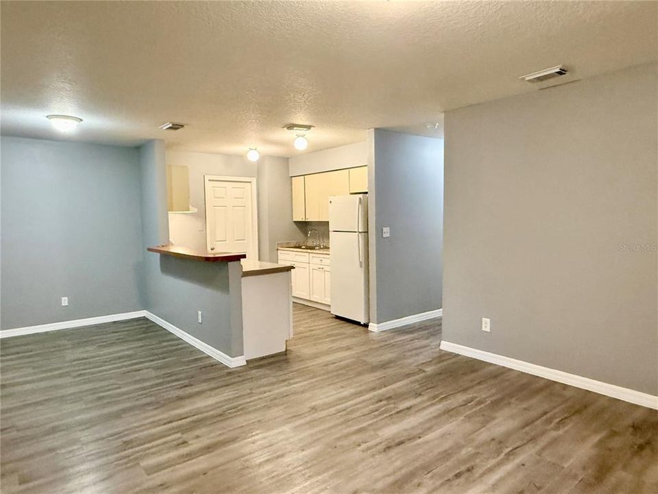 В аренду: $2,195 (4 спален, 2 ванн, 1344 Квадратных фут)