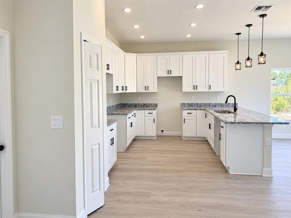 For Sale: $310,000 (3 beds, 2 baths, 1380 Square Feet)