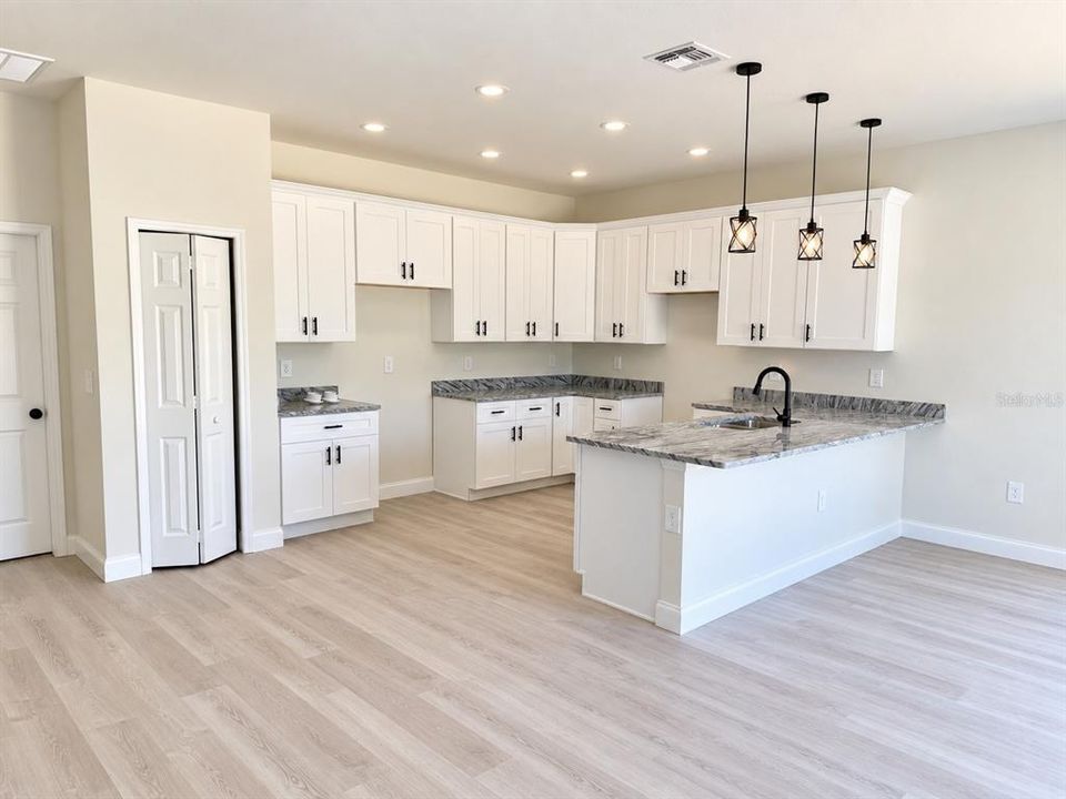 For Sale: $310,000 (3 beds, 2 baths, 1380 Square Feet)