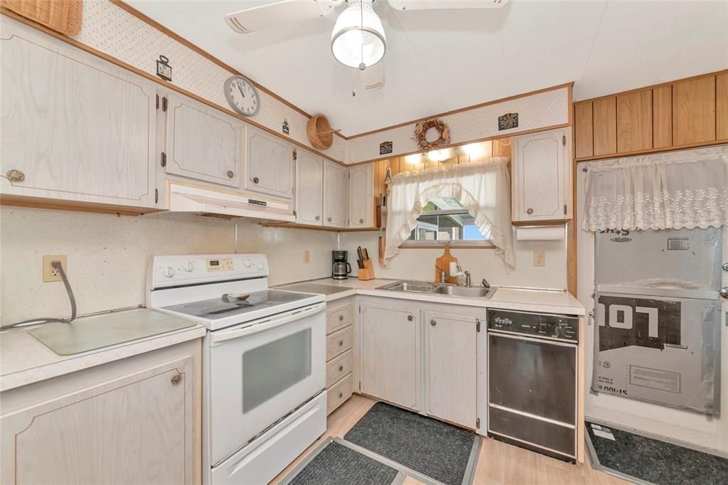 En Venta: $100,000 (2 camas, 2 baños, 880 Pies cuadrados)