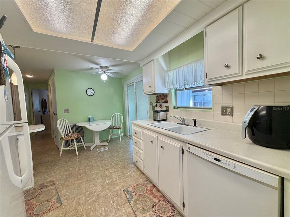 For Sale: $80,000 (2 beds, 2 baths, 1152 Square Feet)