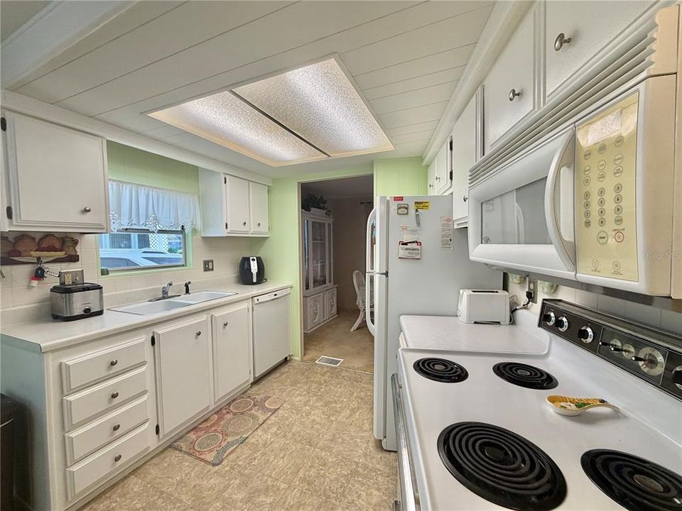 For Sale: $80,000 (2 beds, 2 baths, 1152 Square Feet)