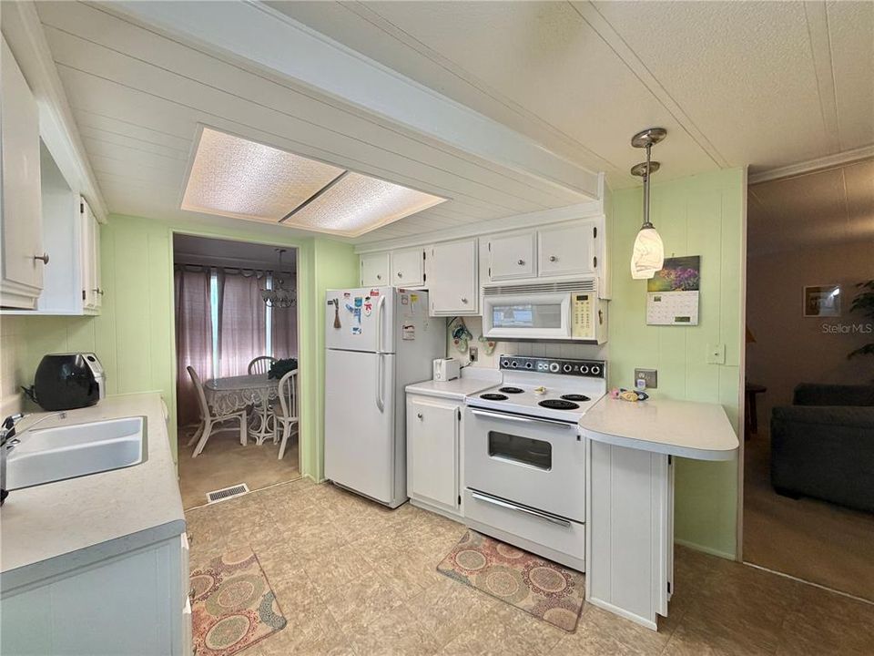 For Sale: $80,000 (2 beds, 2 baths, 1152 Square Feet)