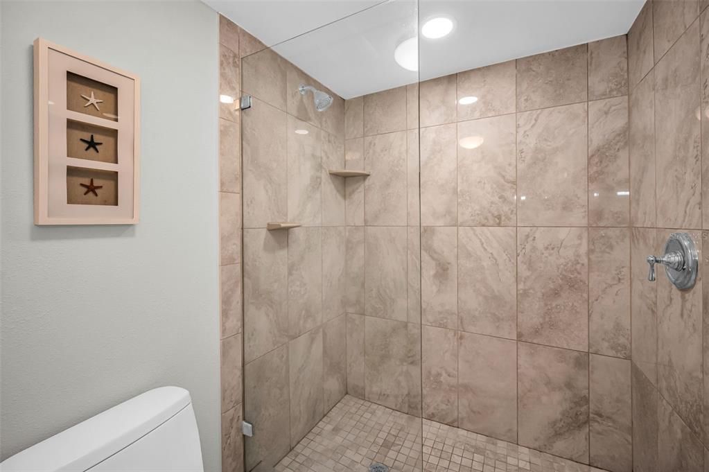 Activo con contrato: $995,000 (2 camas, 2 baños, 1670 Pies cuadrados)