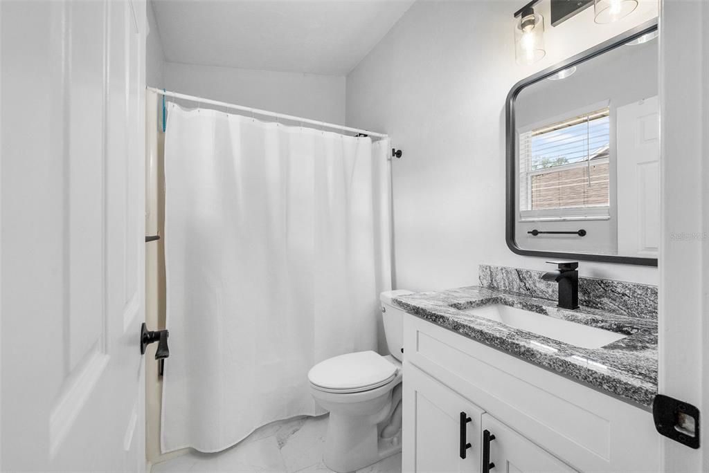 待售: $219,000 (2 贝兹, 2 浴室, 1114 平方英尺)