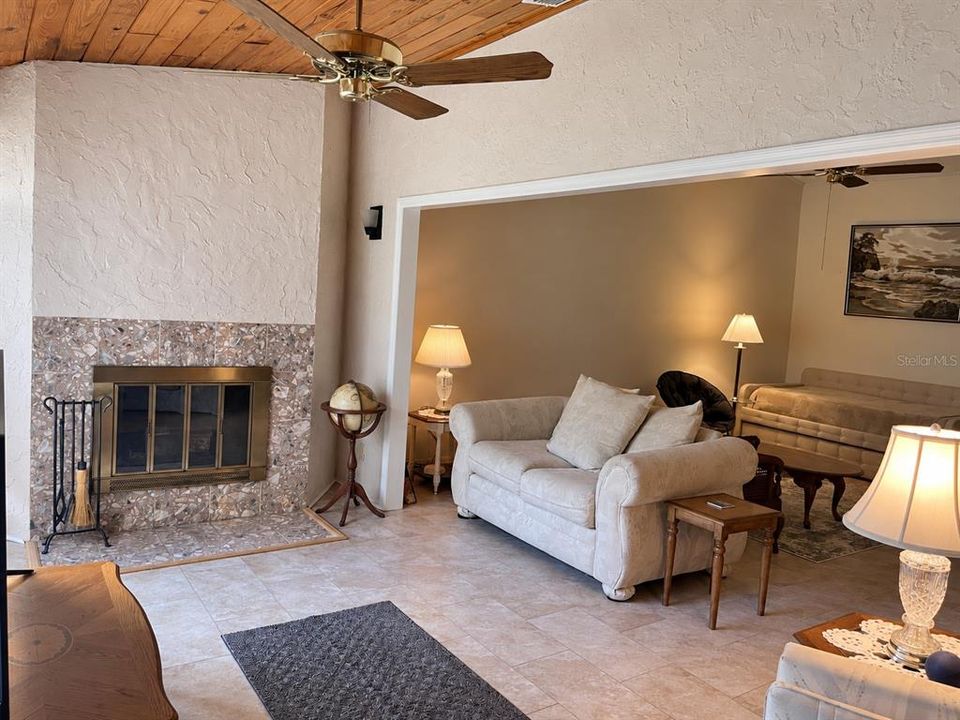 For Sale: $240,000 (2 beds, 2 baths, 1678 Square Feet)