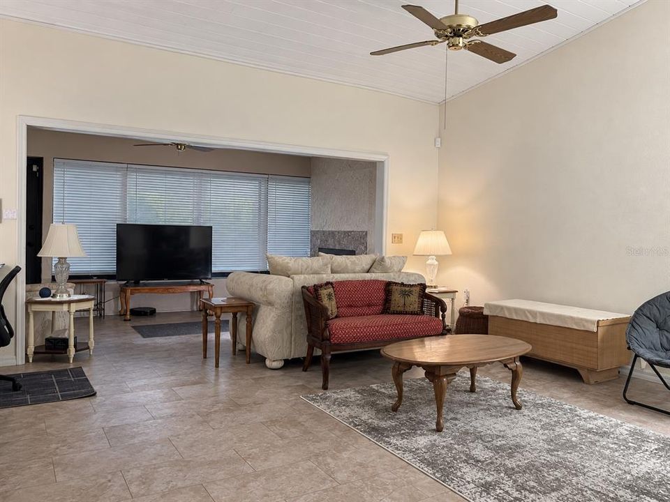 For Sale: $240,000 (2 beds, 2 baths, 1678 Square Feet)