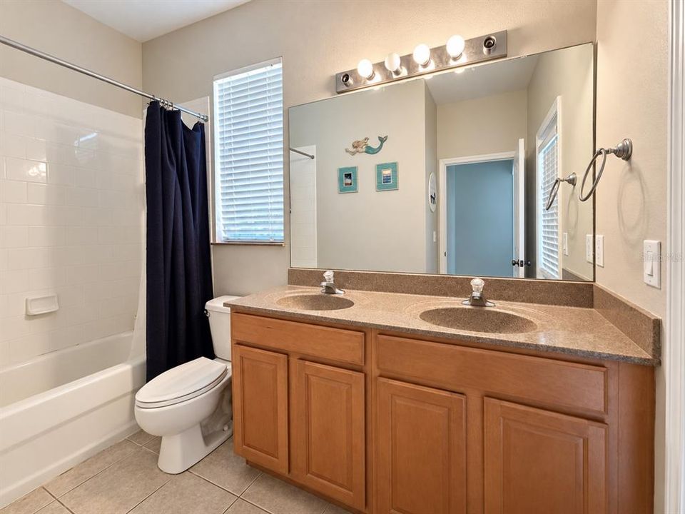 For Sale: $490,000 (3 beds, 2 baths, 2481 Square Feet)
