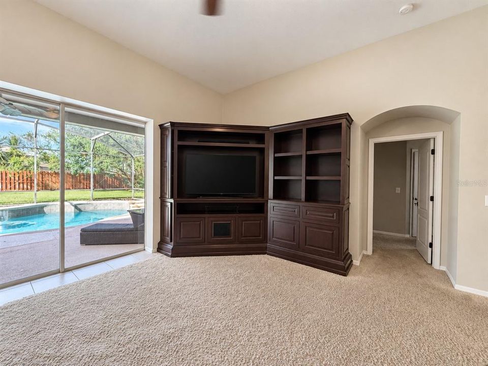 For Sale: $490,000 (3 beds, 2 baths, 2481 Square Feet)