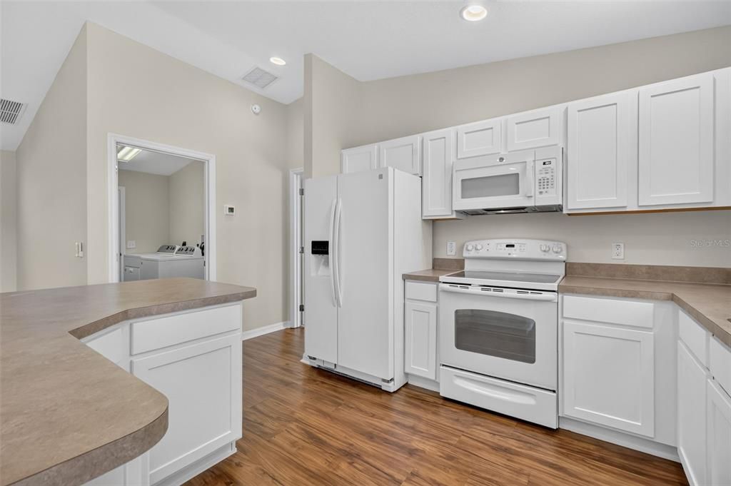 For Sale: $450,000 (3 beds, 2 baths, 1392 Square Feet)