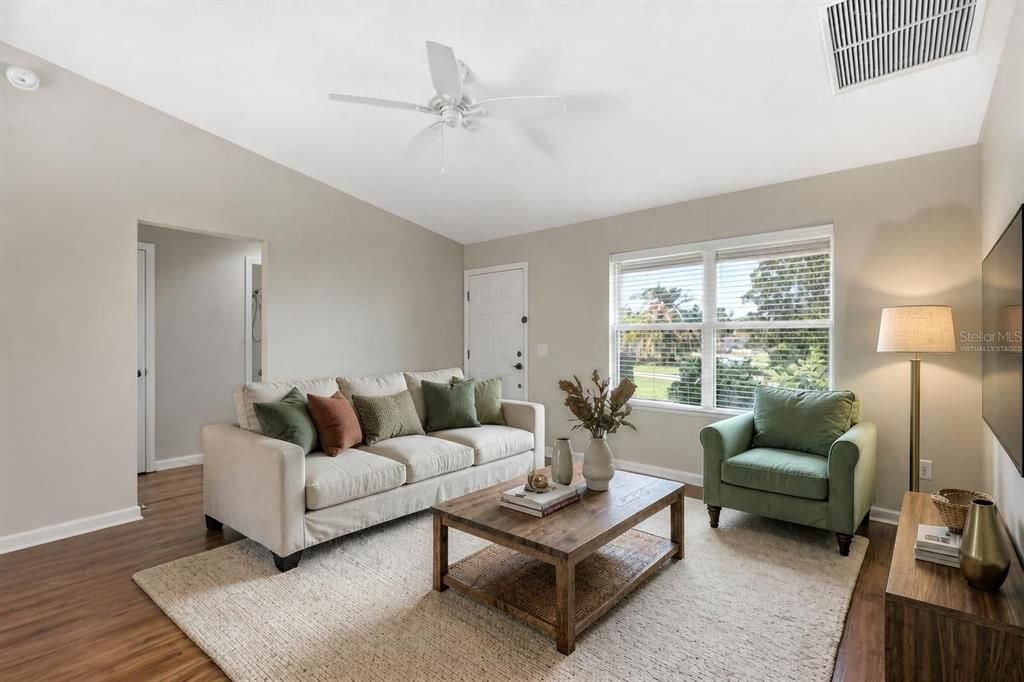 For Sale: $450,000 (3 beds, 2 baths, 1392 Square Feet)