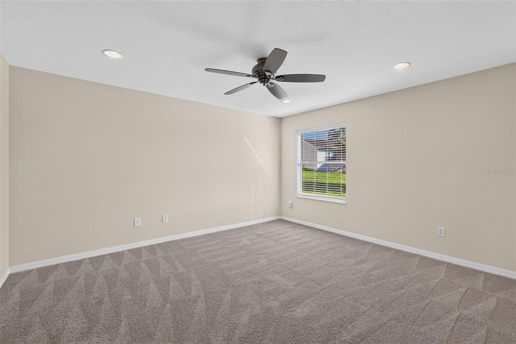 For Sale: $450,000 (3 beds, 2 baths, 1392 Square Feet)
