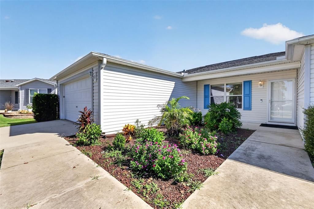 For Sale: $450,000 (3 beds, 2 baths, 1392 Square Feet)