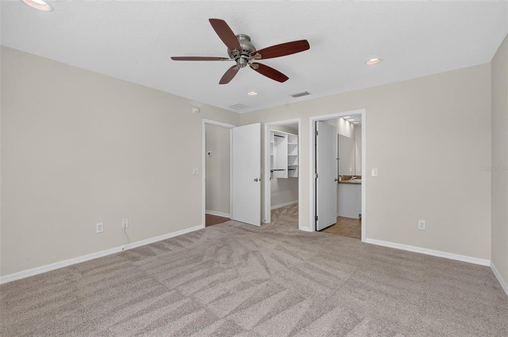 For Sale: $450,000 (3 beds, 2 baths, 1392 Square Feet)