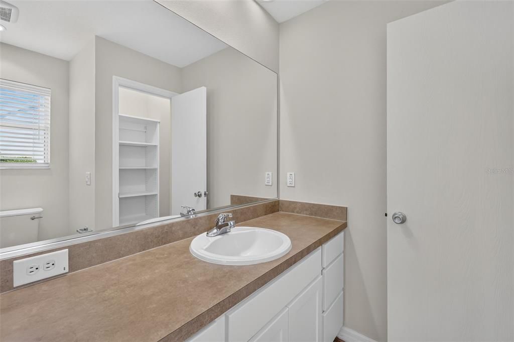 For Sale: $450,000 (3 beds, 2 baths, 1392 Square Feet)