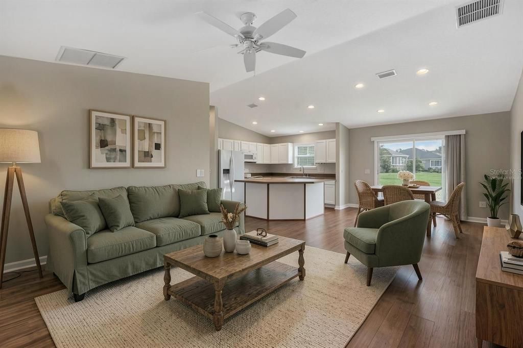 For Sale: $450,000 (3 beds, 2 baths, 1392 Square Feet)