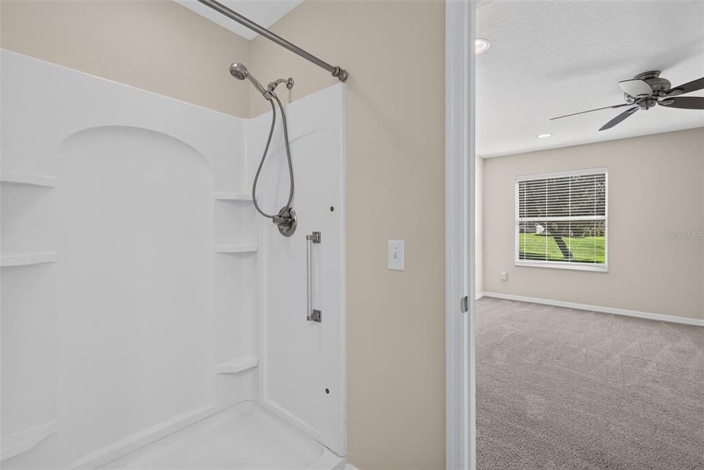 For Sale: $450,000 (3 beds, 2 baths, 1392 Square Feet)