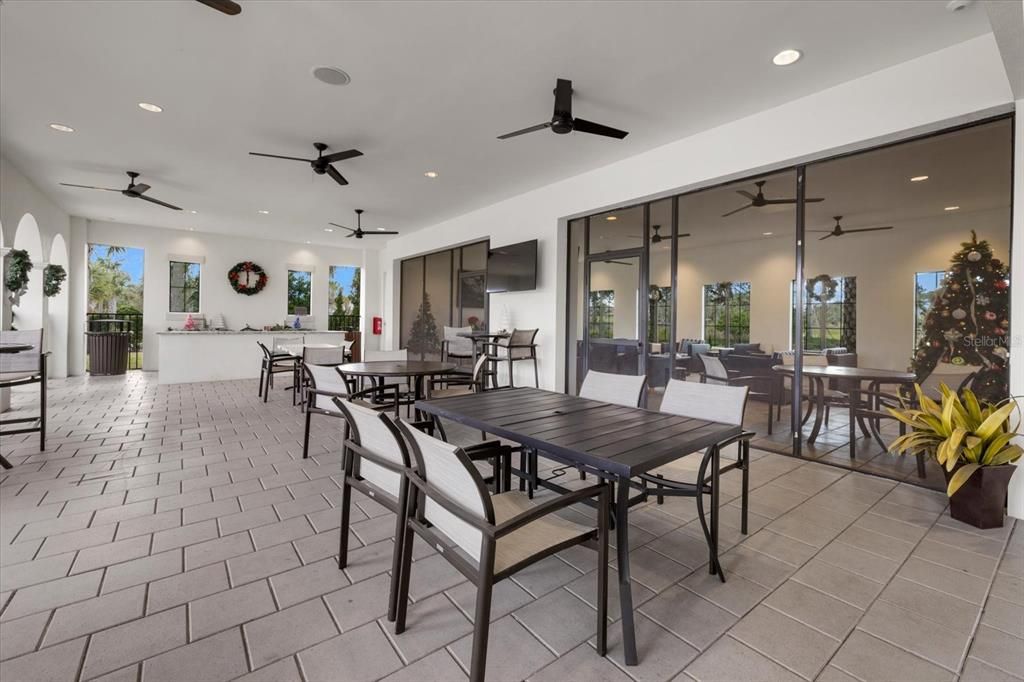 En Venta: $729,000 (4 camas, 3 baños, 2192 Pies cuadrados)