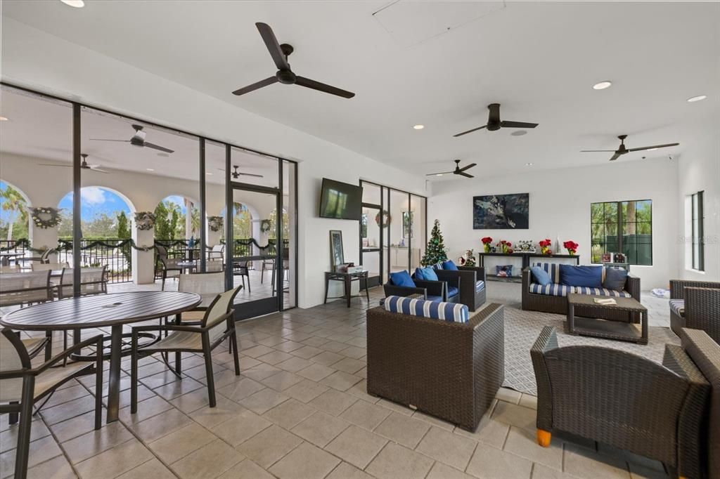 En Venta: $729,000 (4 camas, 3 baños, 2192 Pies cuadrados)