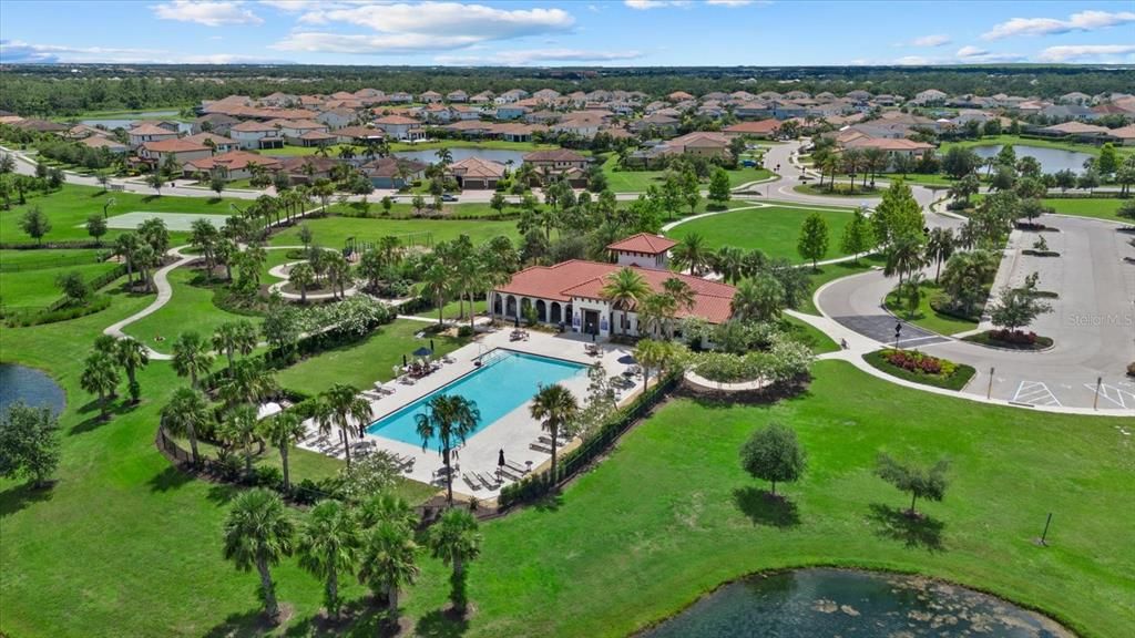 En Venta: $729,000 (4 camas, 3 baños, 2192 Pies cuadrados)