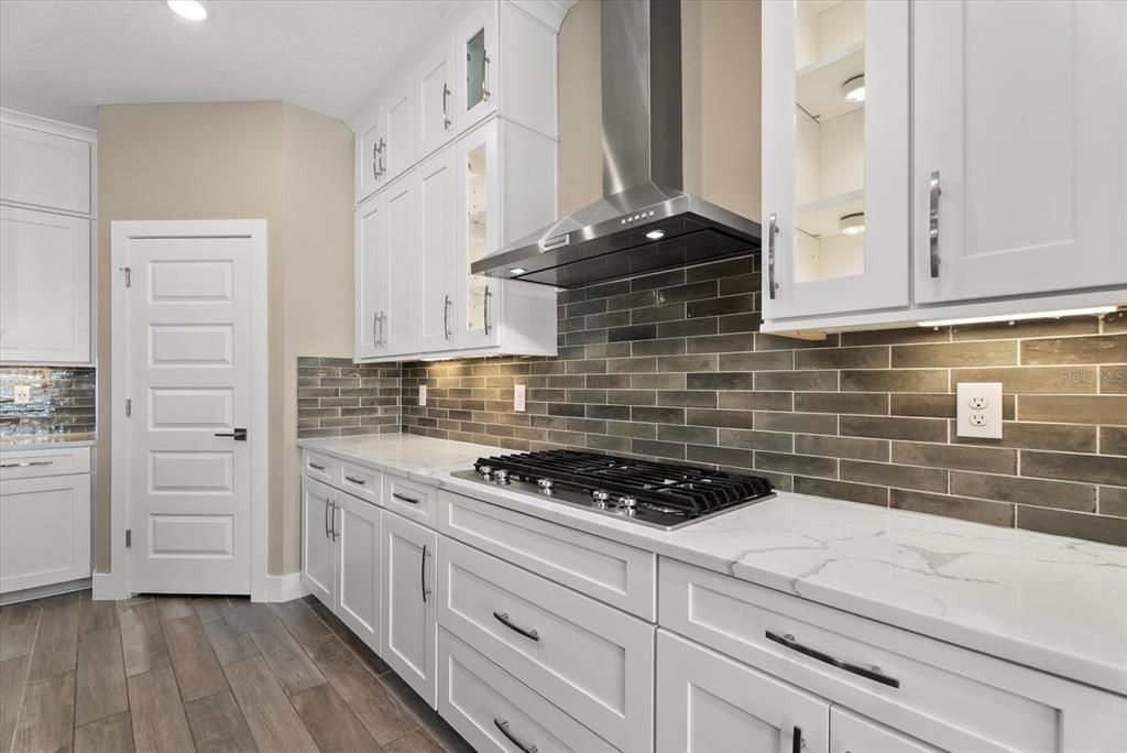 En Venta: $729,000 (4 camas, 3 baños, 2192 Pies cuadrados)