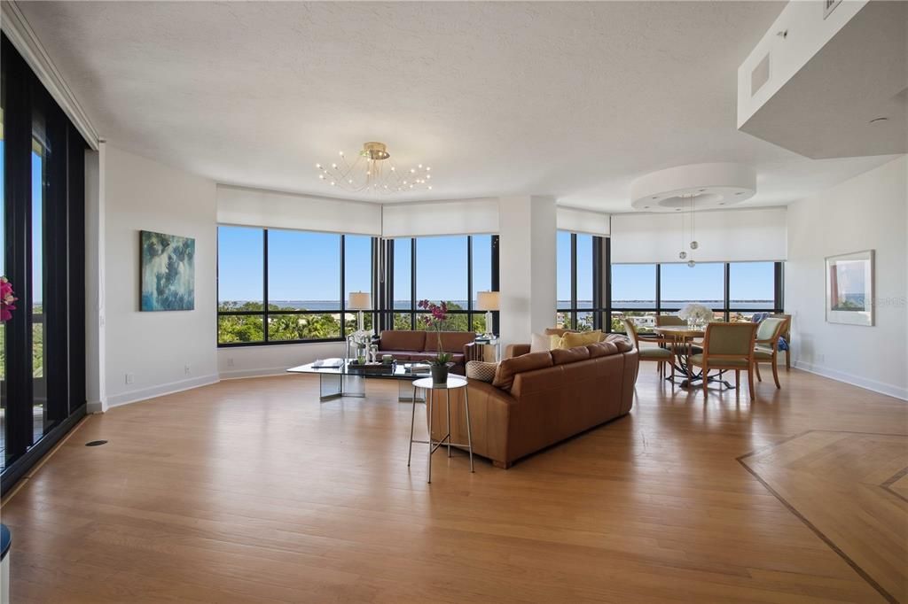 For Sale: $2,200,000 (2 beds, 4 baths, 2965 Square Feet)