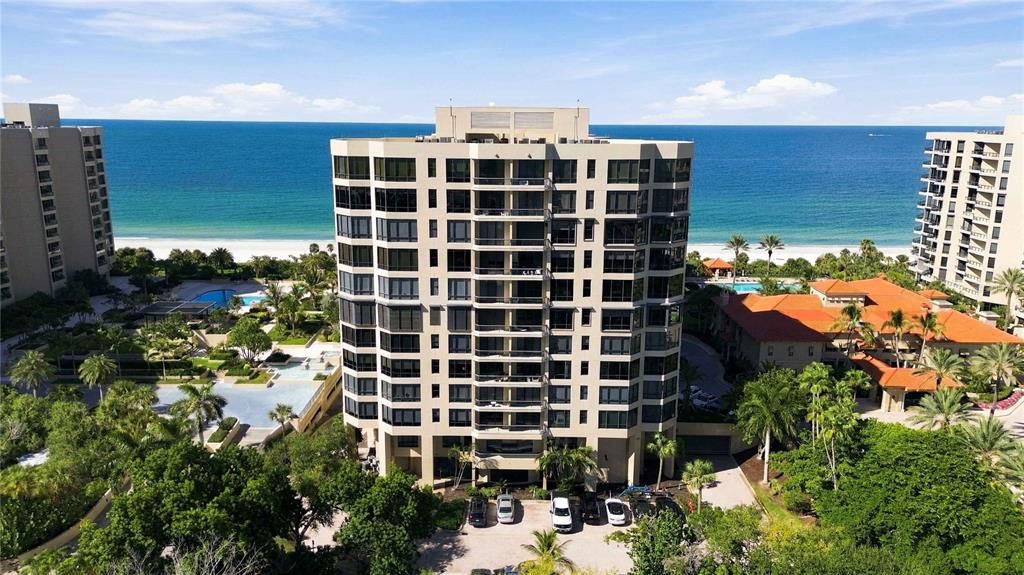 For Sale: $2,200,000 (2 beds, 4 baths, 2965 Square Feet)