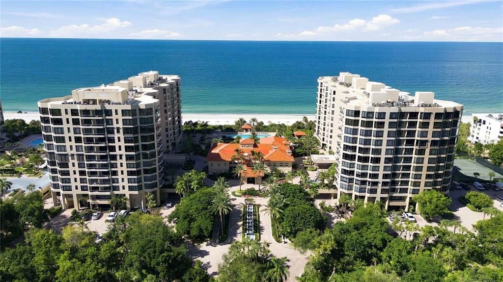 For Sale: $2,200,000 (2 beds, 4 baths, 2965 Square Feet)