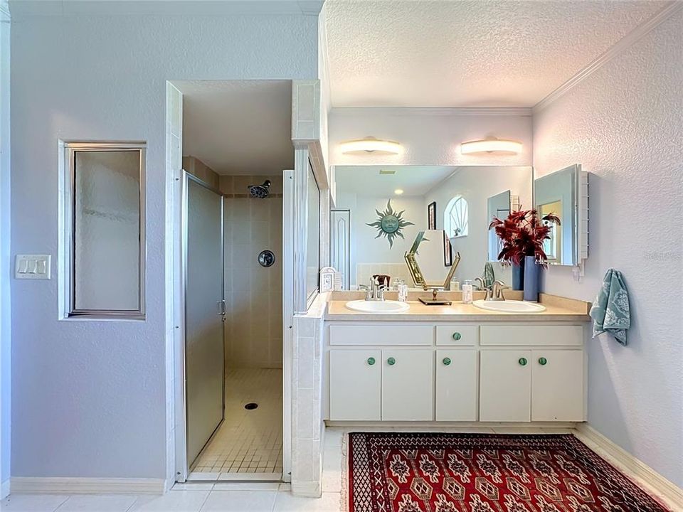 For Sale: $325,000 (3 beds, 2 baths, 1806 Square Feet)