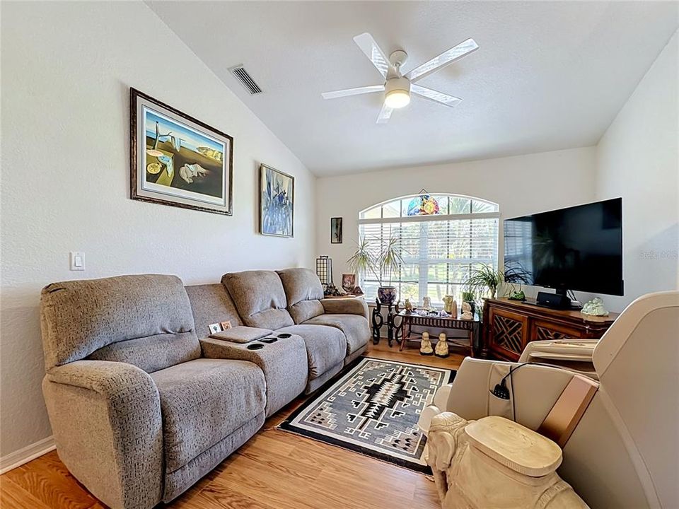 For Sale: $325,000 (3 beds, 2 baths, 1806 Square Feet)