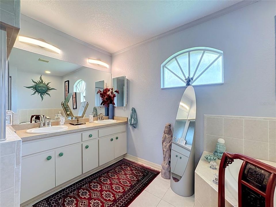 For Sale: $325,000 (3 beds, 2 baths, 1806 Square Feet)