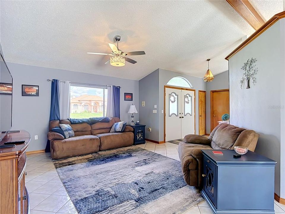 For Sale: $379,000 (3 beds, 2 baths, 1802 Square Feet)