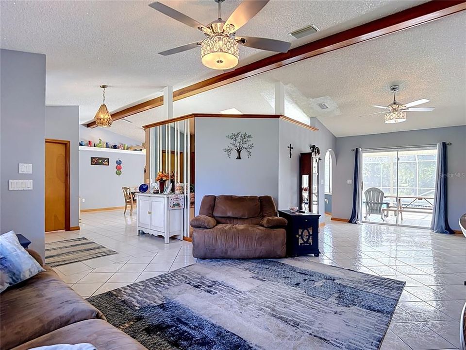 For Sale: $379,000 (3 beds, 2 baths, 1802 Square Feet)