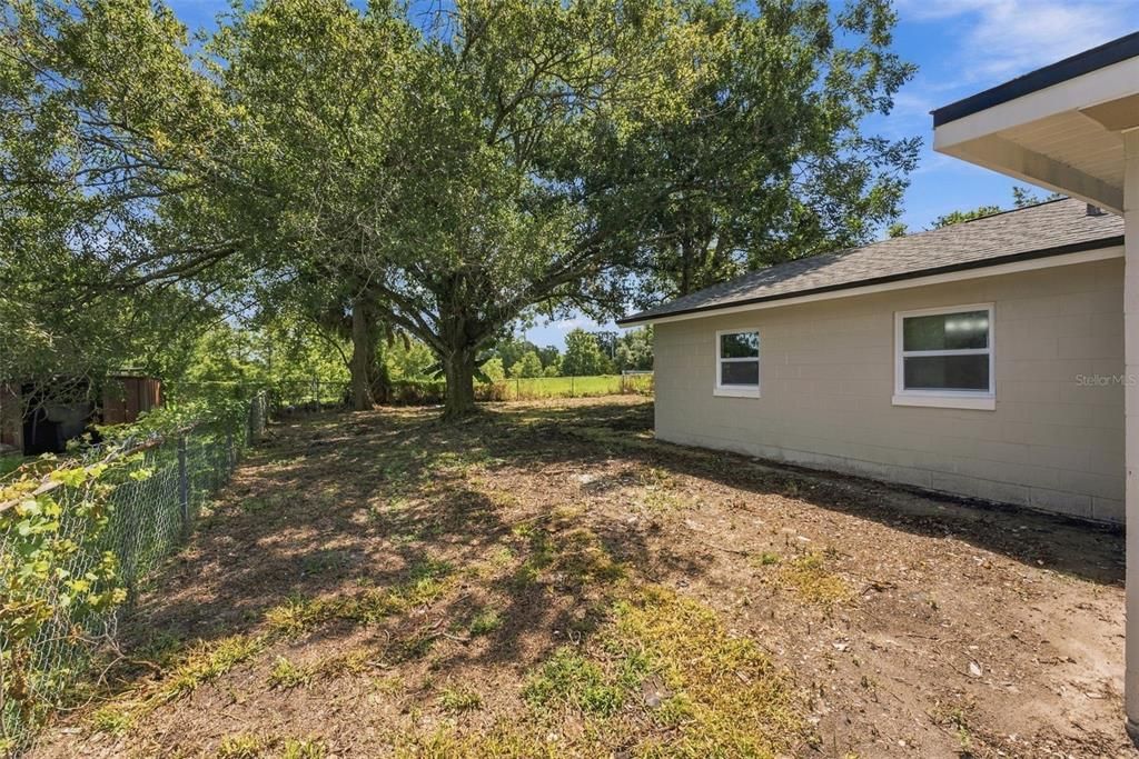 En Venta: $295,000 (5 camas, 2 baños, 1252 Pies cuadrados)